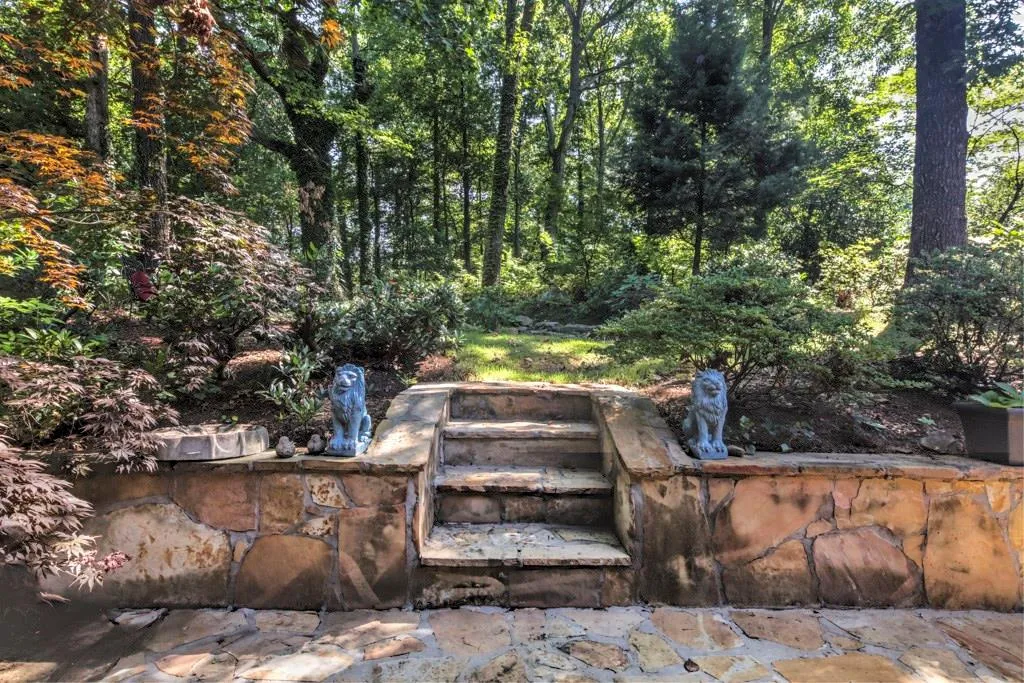 100 Bransford Road, Sandy Springs, Georgia 30342, 4 Bedrooms Bedrooms, ,3 BathroomsBathrooms,Residential,Sold,100 Bransford Road,5871000