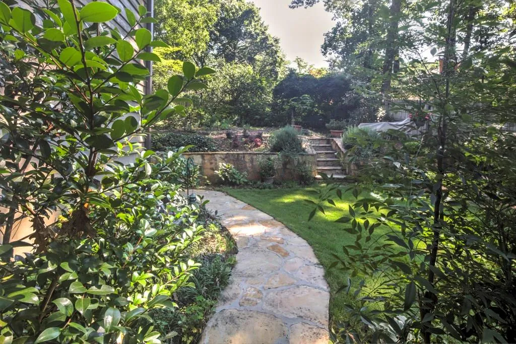 100 Bransford Road, Sandy Springs, Georgia 30342, 4 Bedrooms Bedrooms, ,3 BathroomsBathrooms,Residential,Sold,100 Bransford Road,5871000