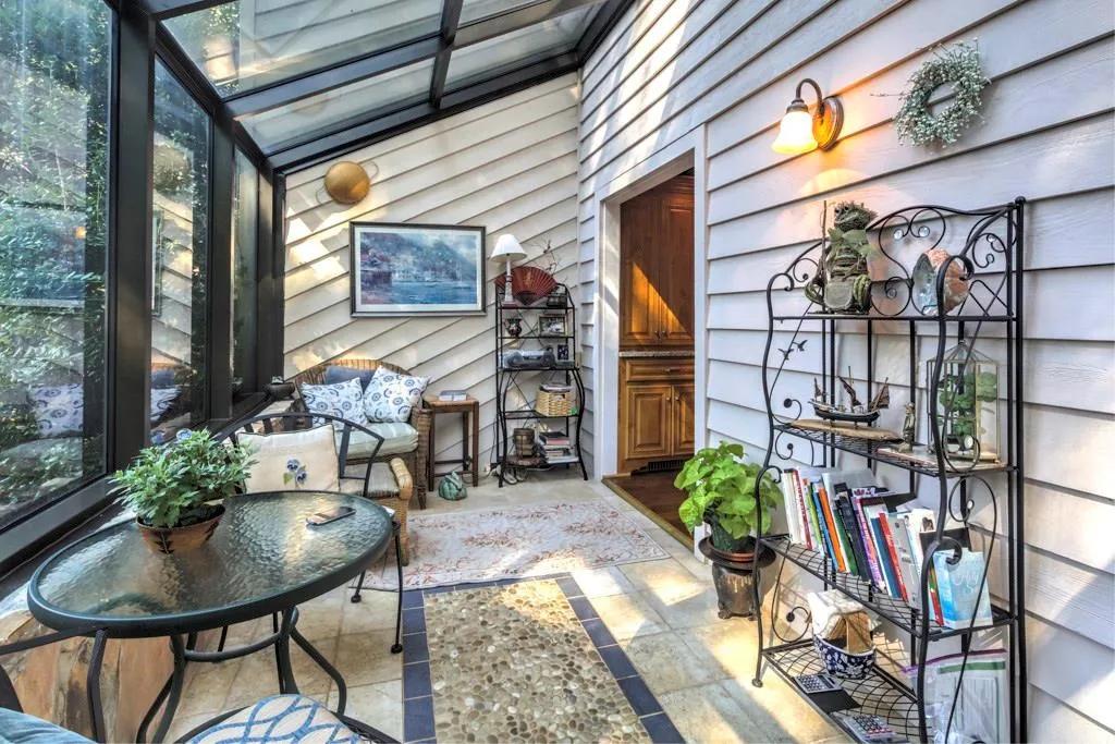 100 Bransford Road, Sandy Springs, Georgia 30342, 4 Bedrooms Bedrooms, ,3 BathroomsBathrooms,Residential,Sold,100 Bransford Road,5871000