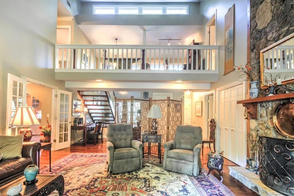 100 Bransford Road, Sandy Springs, Georgia 30342, 4 Bedrooms Bedrooms, ,3 BathroomsBathrooms,Residential,Sold,100 Bransford Road,5871000