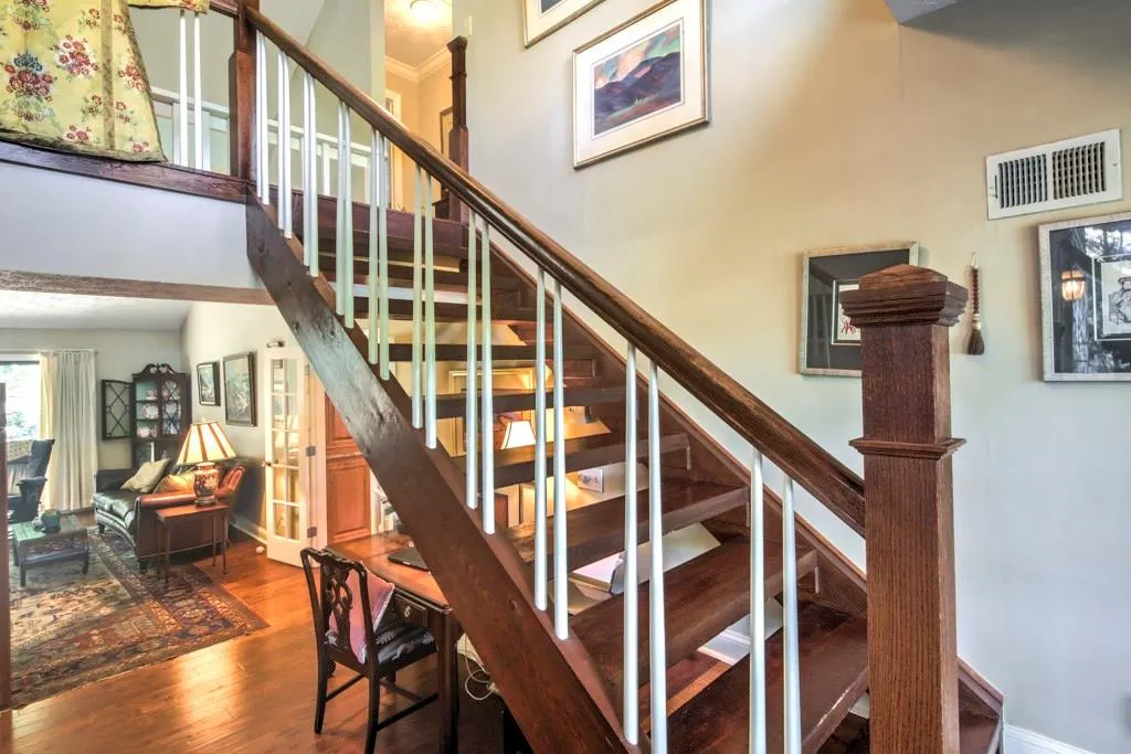 100 Bransford Road, Sandy Springs, Georgia 30342, 4 Bedrooms Bedrooms, ,3 BathroomsBathrooms,Residential,Sold,100 Bransford Road,5871000