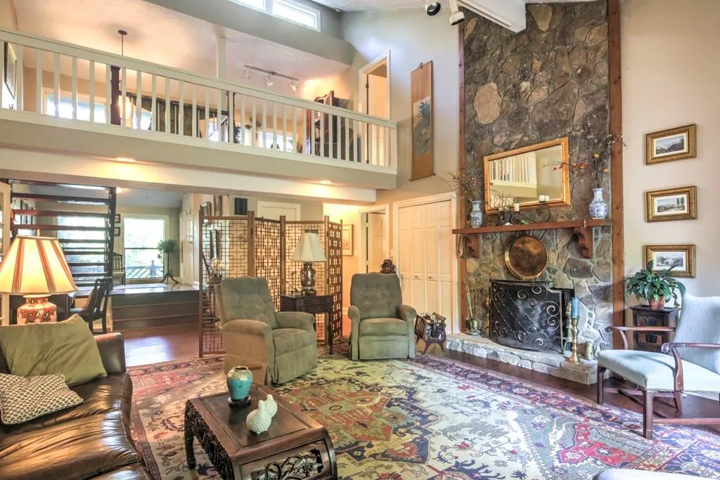 100 Bransford Road, Sandy Springs, Georgia 30342, 4 Bedrooms Bedrooms, ,3 BathroomsBathrooms,Residential,Sold,100 Bransford Road,5871000
