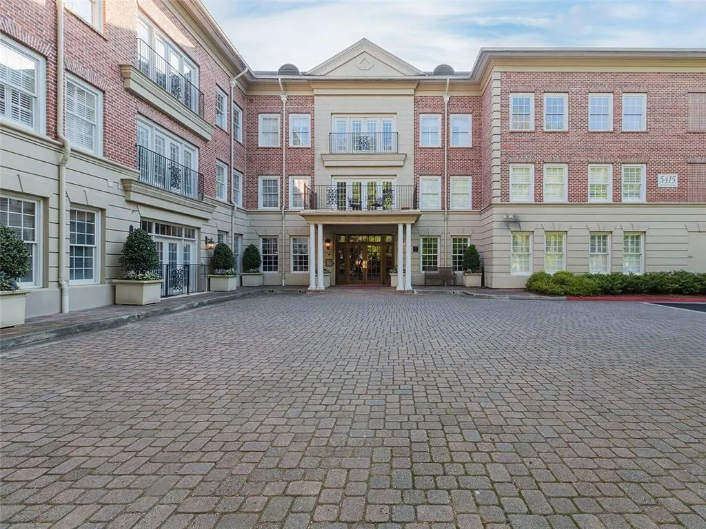5415 Northland Drive Unit 103, Atlanta, Georgia 30342, 2 Bedrooms Bedrooms, ,2 BathroomsBathrooms,Residential,Sold,5415 Northland Drive Unit 103,6870212