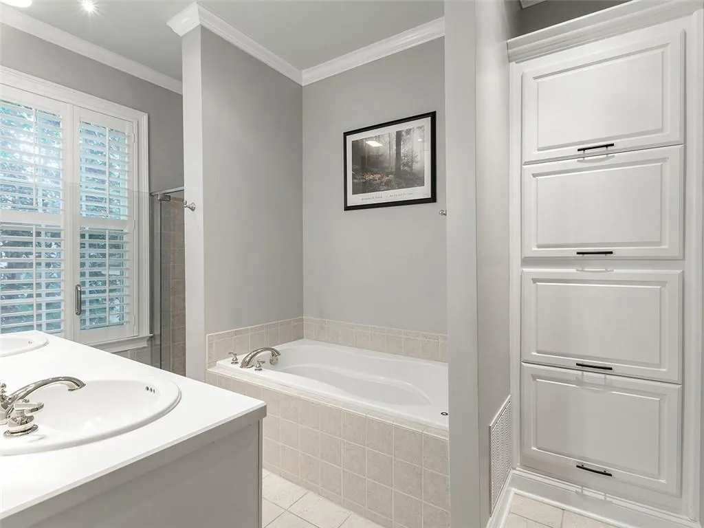 5415 Northland Drive Unit 103, Atlanta, Georgia 30342, 2 Bedrooms Bedrooms, ,2 BathroomsBathrooms,Residential,Sold,5415 Northland Drive Unit 103,6870212