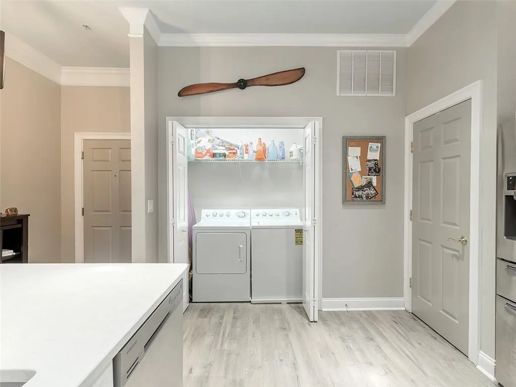 5415 Northland Drive Unit 103, Atlanta, Georgia 30342, 2 Bedrooms Bedrooms, ,2 BathroomsBathrooms,Residential,Sold,5415 Northland Drive Unit 103,6870212