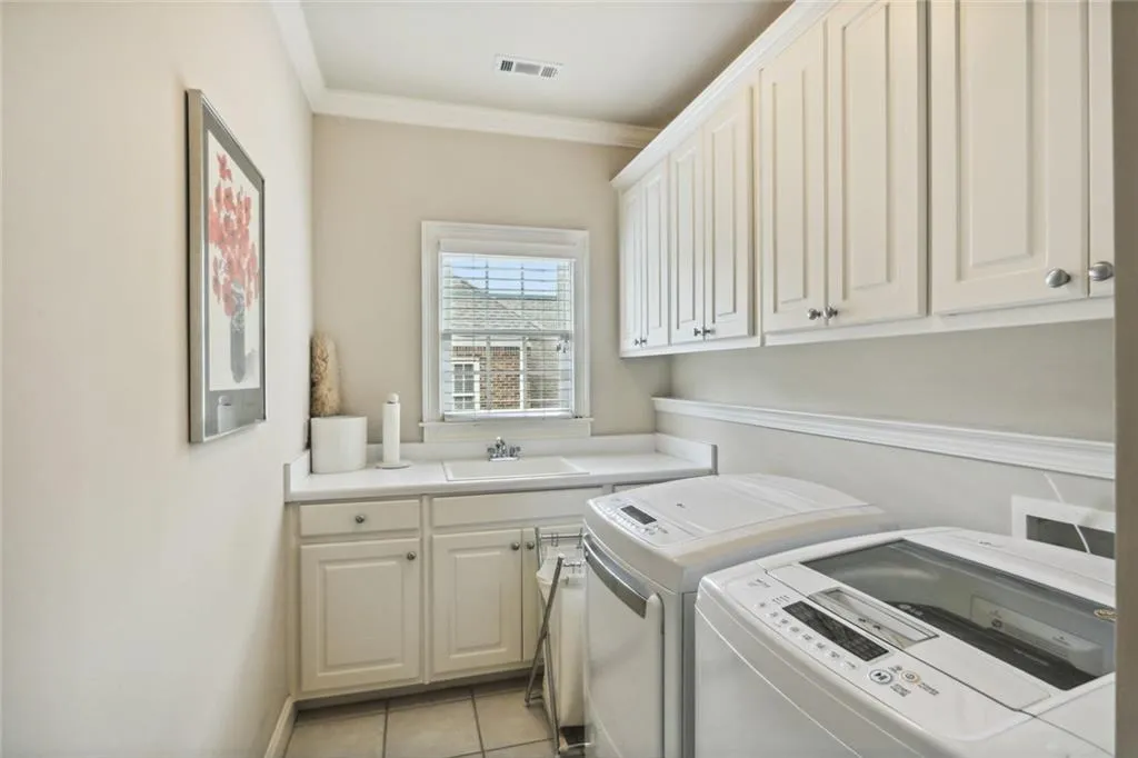 69 W Belle Isle Road, Atlanta, Georgia 30342, 3 Bedrooms Bedrooms, ,3 BathroomsBathrooms,Residential,Sold,69 W Belle Isle Road,7057327