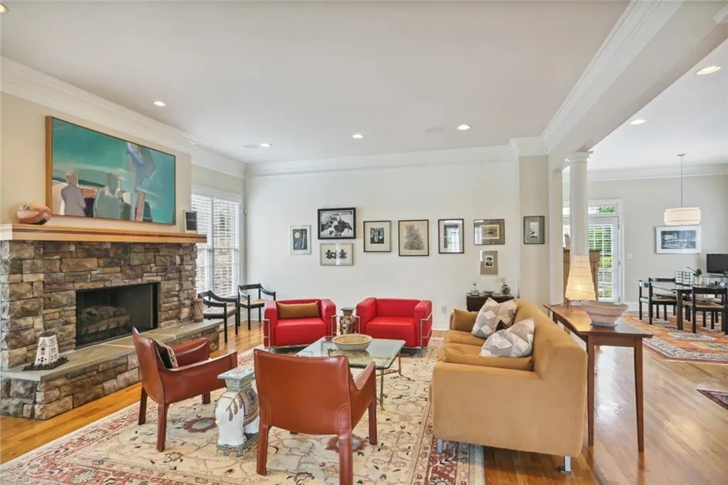 69 W Belle Isle Road, Atlanta, Georgia 30342, 3 Bedrooms Bedrooms, ,3 BathroomsBathrooms,Residential,Sold,69 W Belle Isle Road,7057327