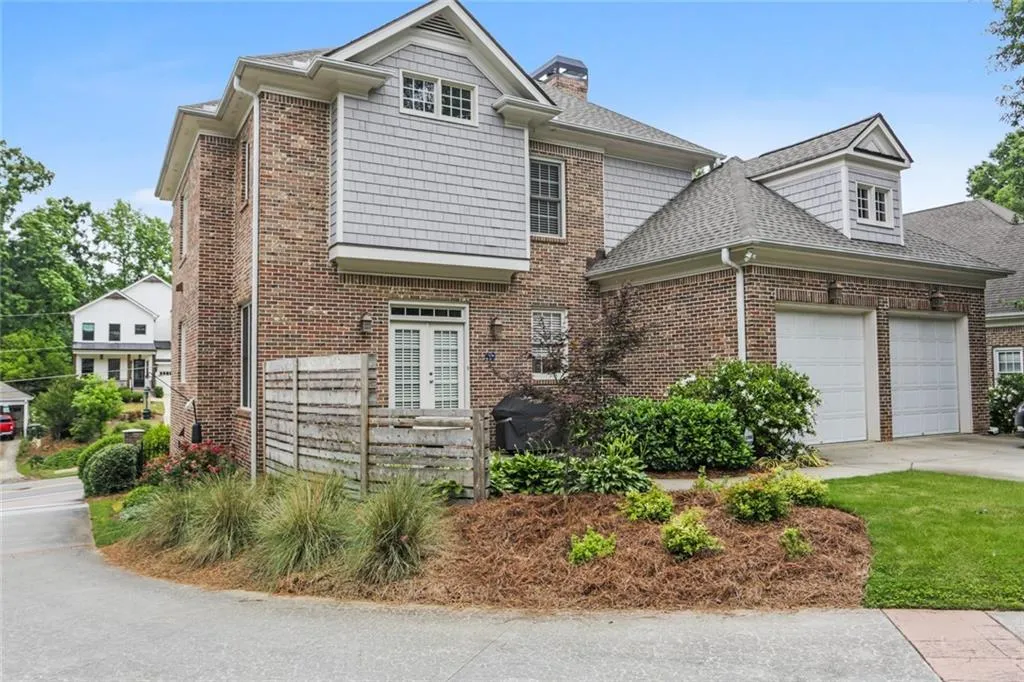 69 W Belle Isle Road, Atlanta, Georgia 30342, 3 Bedrooms Bedrooms, ,3 BathroomsBathrooms,Residential,Sold,69 W Belle Isle Road,7057327