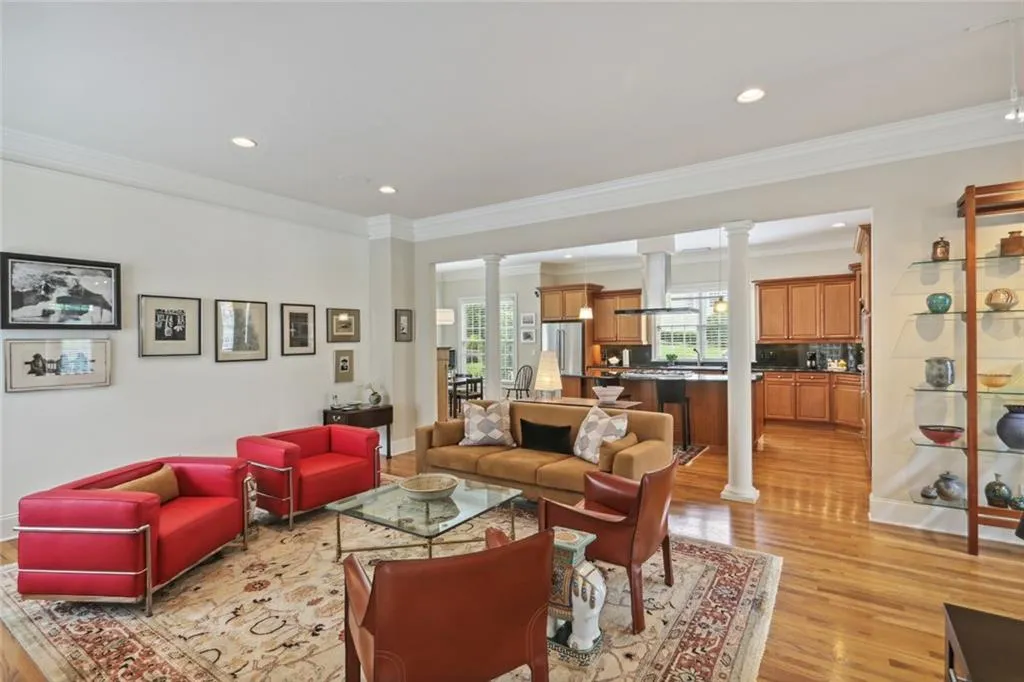 69 W Belle Isle Road, Atlanta, Georgia 30342, 3 Bedrooms Bedrooms, ,3 BathroomsBathrooms,Residential,Sold,69 W Belle Isle Road,7057327