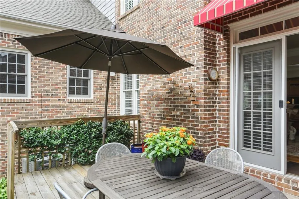 69 W Belle Isle Road, Atlanta, Georgia 30342, 3 Bedrooms Bedrooms, ,3 BathroomsBathrooms,Residential,Sold,69 W Belle Isle Road,7057327