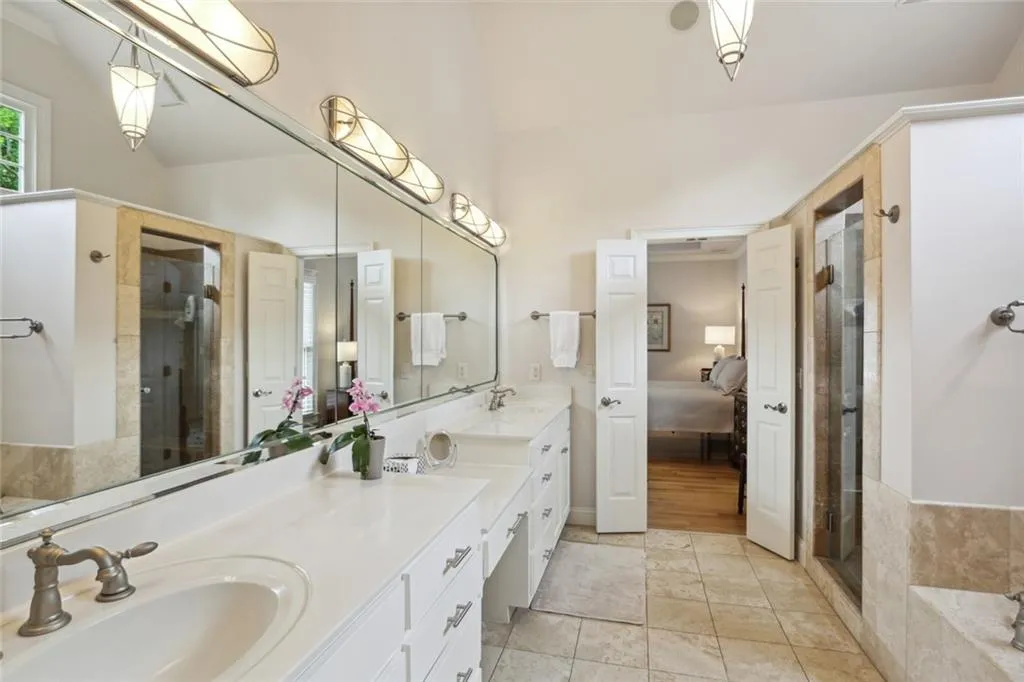 69 W Belle Isle Road, Atlanta, Georgia 30342, 3 Bedrooms Bedrooms, ,3 BathroomsBathrooms,Residential,Sold,69 W Belle Isle Road,7057327