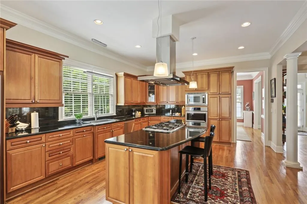69 W Belle Isle Road, Atlanta, Georgia 30342, 3 Bedrooms Bedrooms, ,3 BathroomsBathrooms,Residential,Sold,69 W Belle Isle Road,7057327
