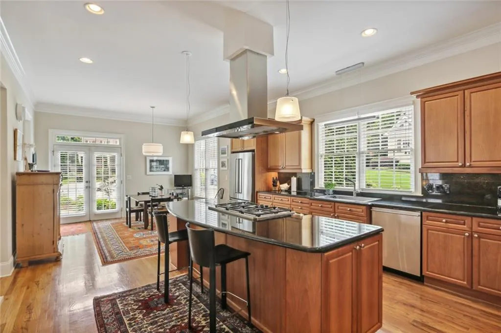 69 W Belle Isle Road, Atlanta, Georgia 30342, 3 Bedrooms Bedrooms, ,3 BathroomsBathrooms,Residential,Sold,69 W Belle Isle Road,7057327