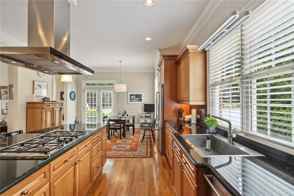 69 W Belle Isle Road, Atlanta, Georgia 30342, 3 Bedrooms Bedrooms, ,3 BathroomsBathrooms,Residential,Sold,69 W Belle Isle Road,7057327