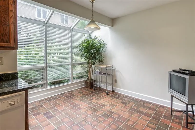 7500 Roswell Road Unit 23, Sandy Springs, Georgia 30350, 2 Bedrooms Bedrooms, ,2 BathroomsBathrooms,Residential,Sold,7500 Roswell Road Unit 23,6749626