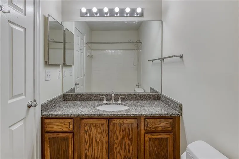 7500 Roswell Road Unit 23, Sandy Springs, Georgia 30350, 2 Bedrooms Bedrooms, ,2 BathroomsBathrooms,Residential,Sold,7500 Roswell Road Unit 23,6749626