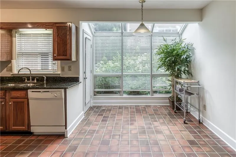 7500 Roswell Road Unit 23, Sandy Springs, Georgia 30350, 2 Bedrooms Bedrooms, ,2 BathroomsBathrooms,Residential,Sold,7500 Roswell Road Unit 23,6749626
