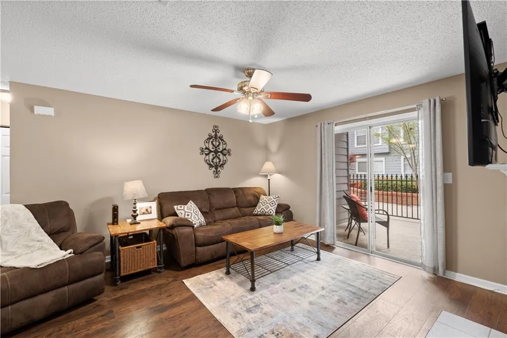 102 Granville Court, Atlanta, Georgia 30328, 1 Bedroom Bedrooms, ,1 BathroomBathrooms,Residential,Sold,102 Granville Court,7029719