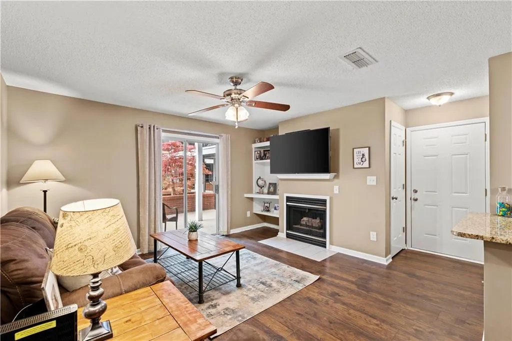 102 Granville Court, Atlanta, Georgia 30328, 1 Bedroom Bedrooms, ,1 BathroomBathrooms,Residential,Sold,102 Granville Court,7029719