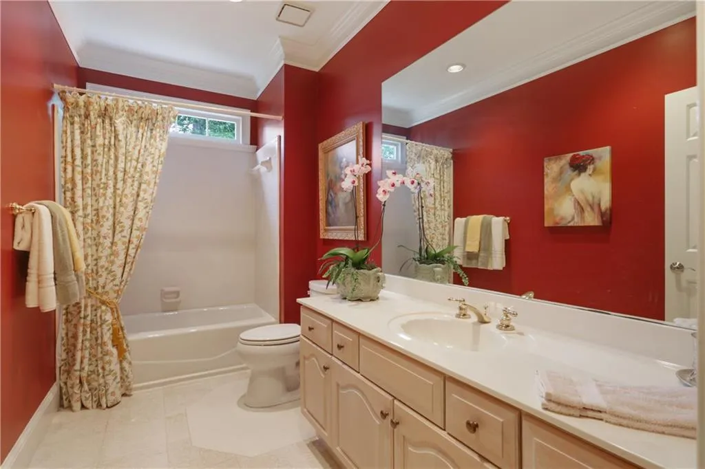 125 Grantley Court, Sandy Springs, Georgia 30350, 6 Bedrooms Bedrooms, ,5 BathroomsBathrooms,Residential,Sold,125 Grantley Court,6084517
