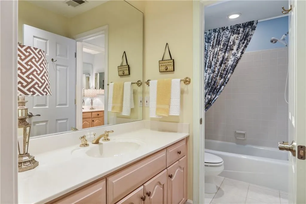 125 Grantley Court, Sandy Springs, Georgia 30350, 6 Bedrooms Bedrooms, ,5 BathroomsBathrooms,Residential,Sold,125 Grantley Court,6084517