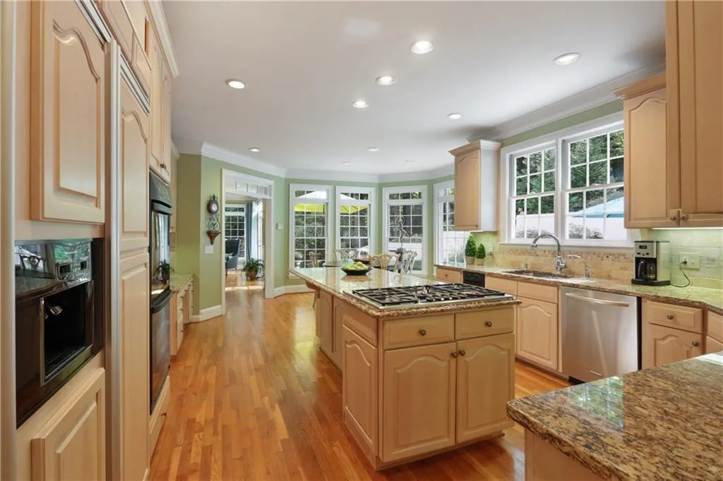 125 Grantley Court, Sandy Springs, Georgia 30350, 6 Bedrooms Bedrooms, ,5 BathroomsBathrooms,Residential,Sold,125 Grantley Court,6084517