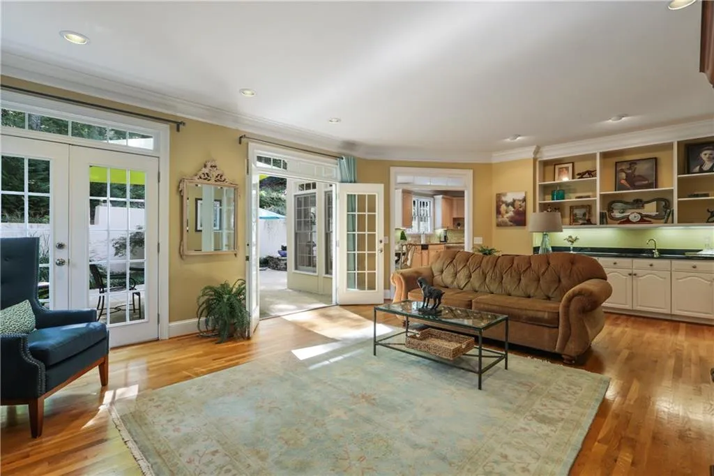 125 Grantley Court, Sandy Springs, Georgia 30350, 6 Bedrooms Bedrooms, ,5 BathroomsBathrooms,Residential,Sold,125 Grantley Court,6084517