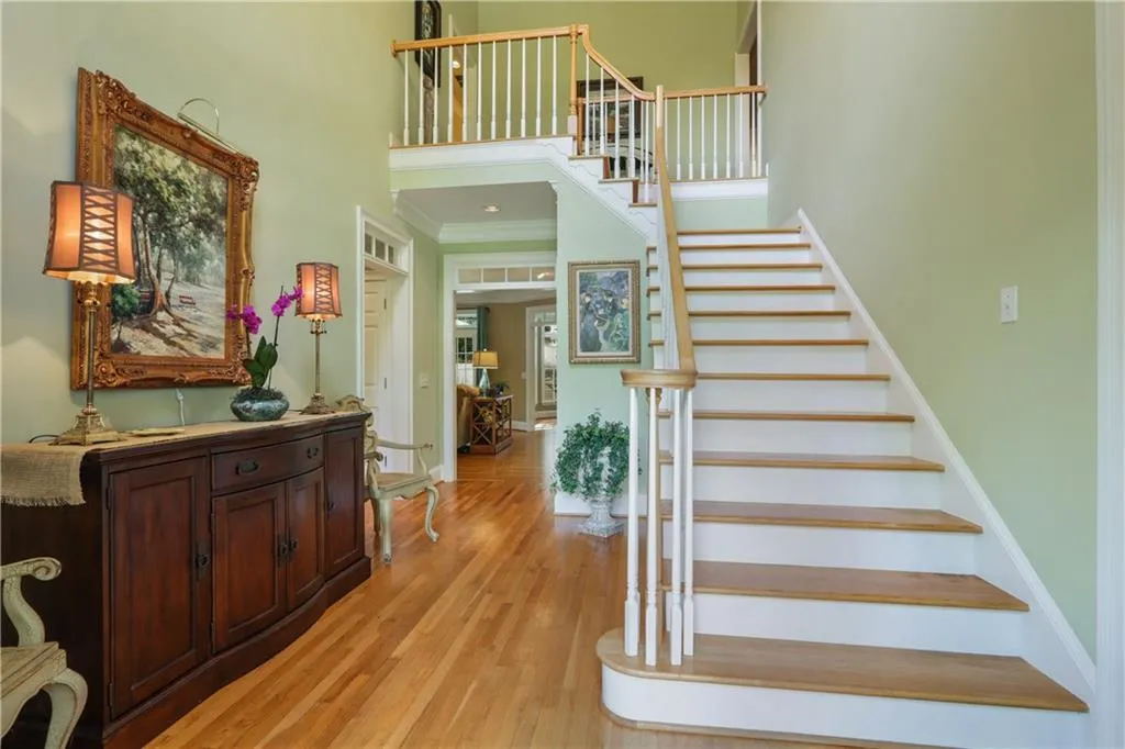 125 Grantley Court, Sandy Springs, Georgia 30350, 6 Bedrooms Bedrooms, ,5 BathroomsBathrooms,Residential,Sold,125 Grantley Court,6084517