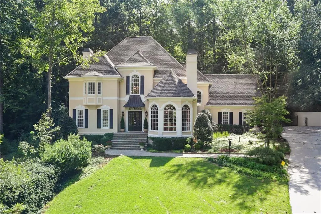 125 Grantley Court, Sandy Springs, Georgia 30350, 6 Bedrooms Bedrooms, ,5 BathroomsBathrooms,Residential,Sold,125 Grantley Court,6084517