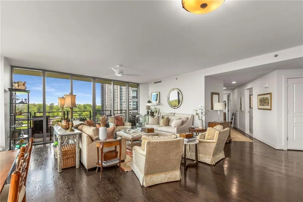 700 Park Regency Place Ne Unit 1407, Atlanta, Georgia 30326, 2 Bedrooms Bedrooms, ,2 BathroomsBathrooms,Residential,For Sale,700 Park Regency Place Ne Unit 1407,7572221