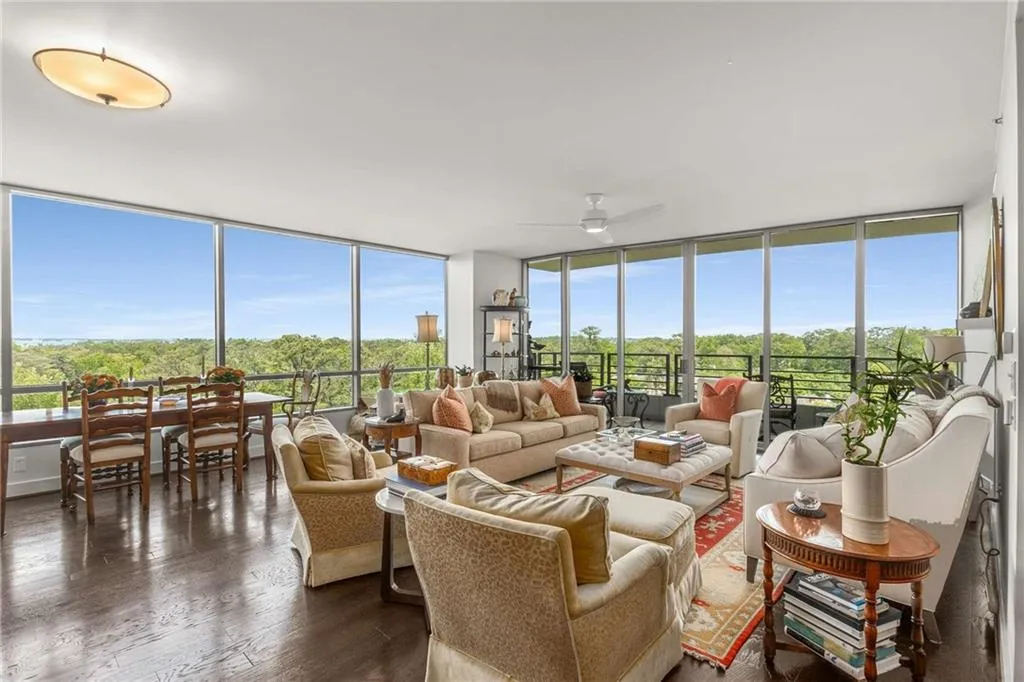 700 Park Regency Place Ne Unit 1407, Atlanta, Georgia 30326, 2 Bedrooms Bedrooms, ,2 BathroomsBathrooms,Residential,For Sale,700 Park Regency Place Ne Unit 1407,7572221