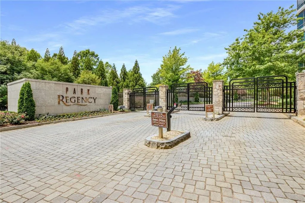 700 Park Regency Place Ne Unit 1407, Atlanta, Georgia 30326, 2 Bedrooms Bedrooms, ,2 BathroomsBathrooms,Residential,For Sale,700 Park Regency Place Ne Unit 1407,7572221