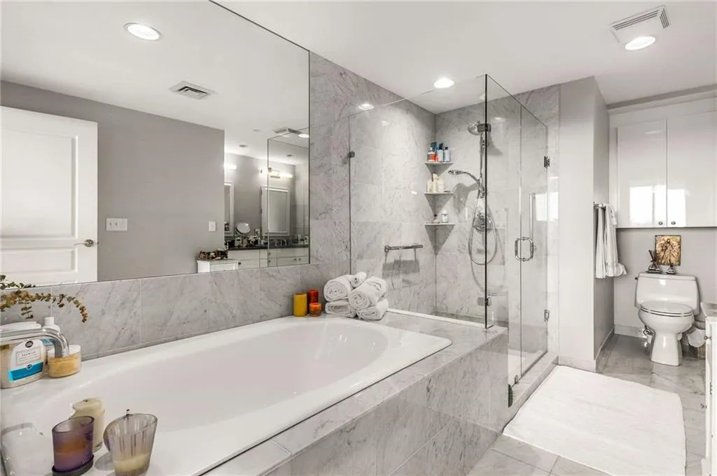 700 Park Regency Place Ne Unit 1407, Atlanta, Georgia 30326, 2 Bedrooms Bedrooms, ,2 BathroomsBathrooms,Residential,For Sale,700 Park Regency Place Ne Unit 1407,7572221