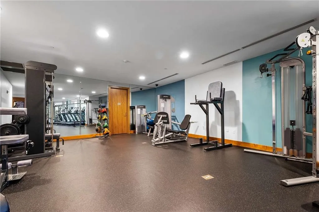 700 Park Regency Place Ne Unit 1407, Atlanta, Georgia 30326, 2 Bedrooms Bedrooms, ,2 BathroomsBathrooms,Residential,For Sale,700 Park Regency Place Ne Unit 1407,7572221