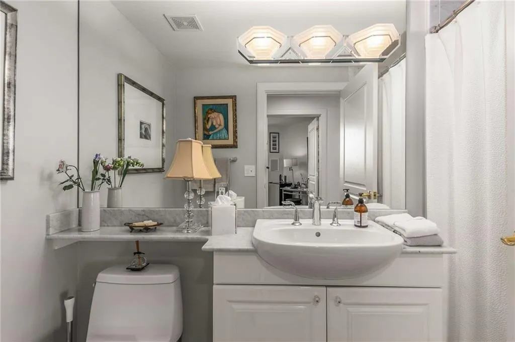 700 Park Regency Place Ne Unit 1407, Atlanta, Georgia 30326, 2 Bedrooms Bedrooms, ,2 BathroomsBathrooms,Residential,For Sale,700 Park Regency Place Ne Unit 1407,7572221