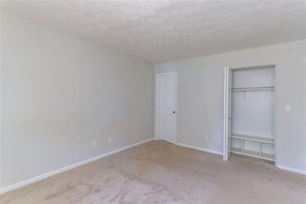 725 Dalrymple Unit 2 A, Sandy Springs, Georgia 30328, 2 Bedrooms Bedrooms, ,2 BathroomsBathrooms,Residential,Sold,725 Dalrymple Unit 2 A,6922861