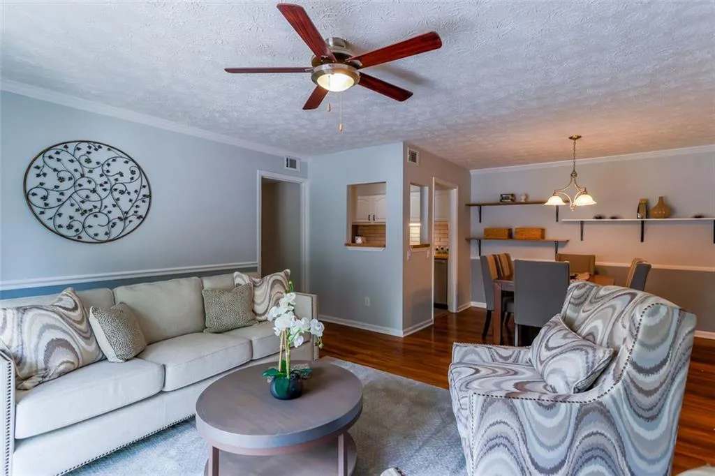 725 Dalrymple Unit 2 A, Sandy Springs, Georgia 30328, 2 Bedrooms Bedrooms, ,2 BathroomsBathrooms,Residential,Sold,725 Dalrymple Unit 2 A,6922861