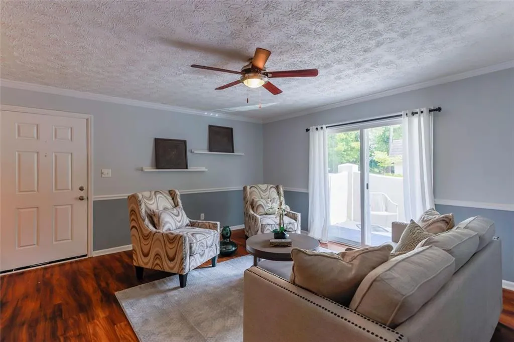 725 Dalrymple Unit 2 A, Sandy Springs, Georgia 30328, 2 Bedrooms Bedrooms, ,2 BathroomsBathrooms,Residential,Sold,725 Dalrymple Unit 2 A,6922861