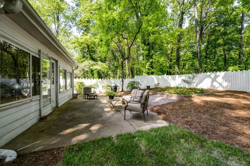 6755 Brandon Mill Road, Sandy Springs, Georgia 30328, 4 Bedrooms Bedrooms, ,3 BathroomsBathrooms,Residential,Sold,6755 Brandon Mill Road,5624061