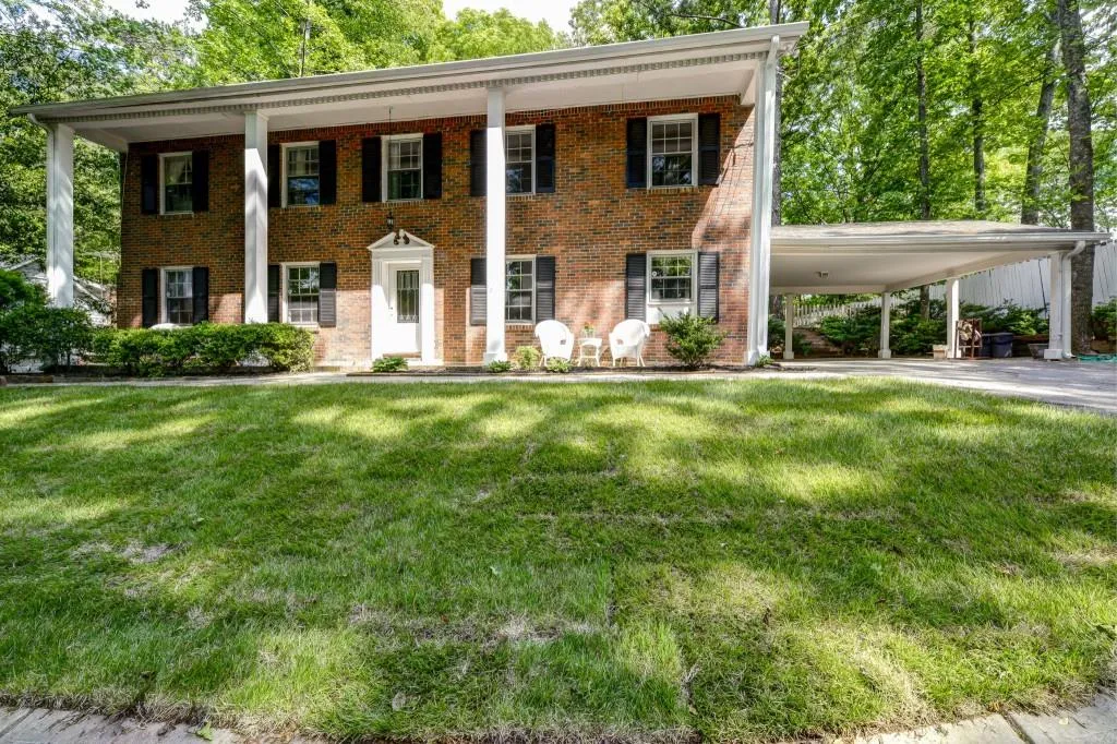 6755 Brandon Mill Road, Sandy Springs, Georgia 30328, 4 Bedrooms Bedrooms, ,3 BathroomsBathrooms,Residential,Sold,6755 Brandon Mill Road,5624061