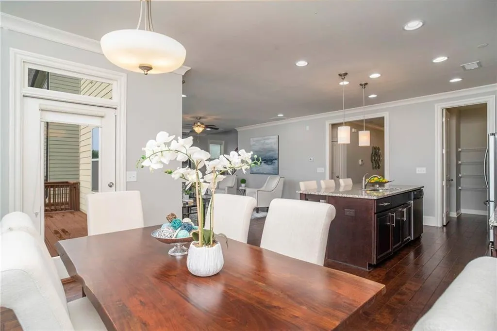 7615 Glisten Avenue, Atlanta, Georgia 30328, 5 Bedrooms Bedrooms, ,3 BathroomsBathrooms,Residential,Sold,7615 Glisten Avenue,6784772