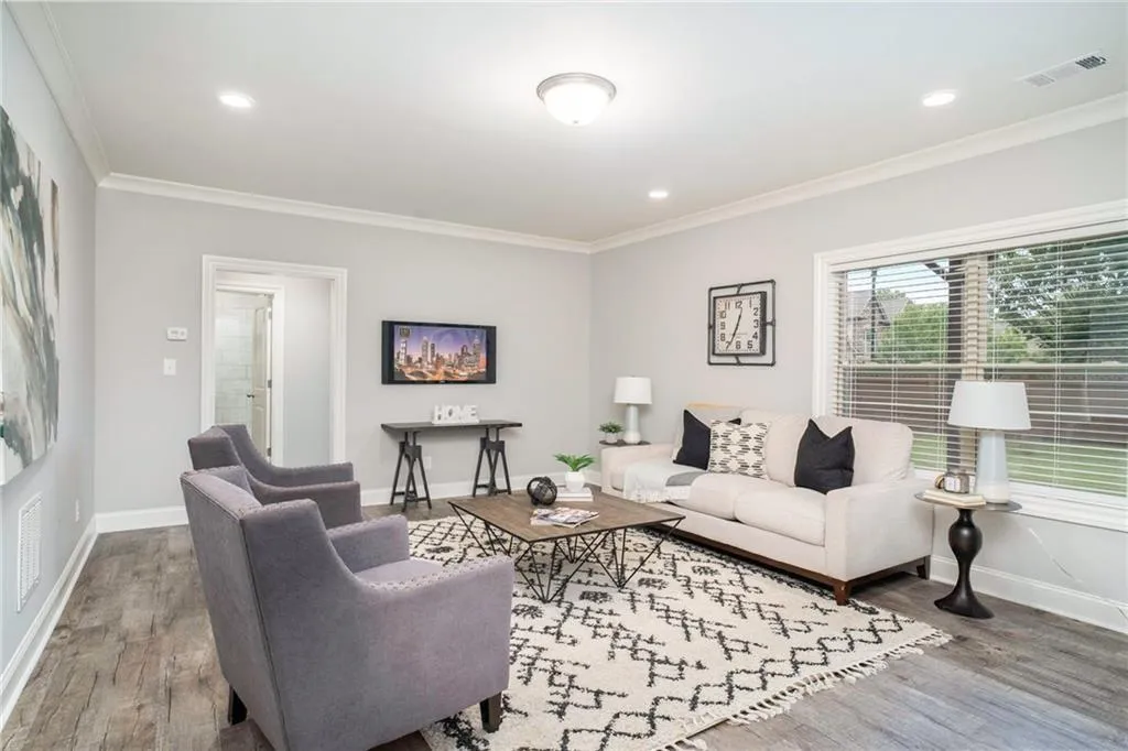 7615 Glisten Avenue, Atlanta, Georgia 30328, 5 Bedrooms Bedrooms, ,3 BathroomsBathrooms,Residential,Sold,7615 Glisten Avenue,6784772