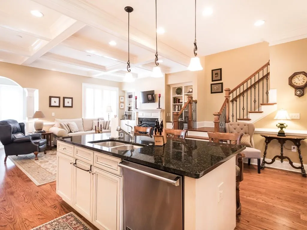 613 Riverlawn Court, Atlanta, Georgia 30339, 3 Bedrooms Bedrooms, ,3 BathroomsBathrooms,Residential,Sold,613 Riverlawn Court,5674427