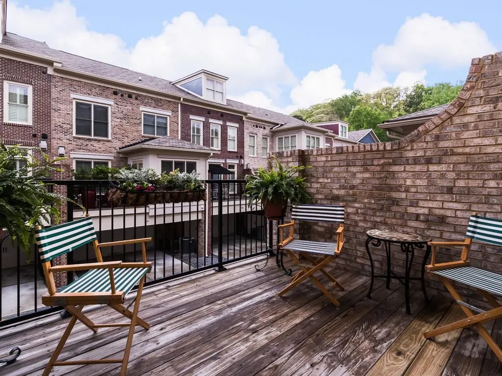 613 Riverlawn Court, Atlanta, Georgia 30339, 3 Bedrooms Bedrooms, ,3 BathroomsBathrooms,Residential,Sold,613 Riverlawn Court,5674427