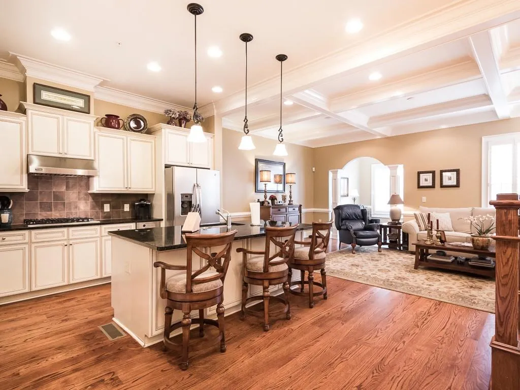 613 Riverlawn Court, Atlanta, Georgia 30339, 3 Bedrooms Bedrooms, ,3 BathroomsBathrooms,Residential,Sold,613 Riverlawn Court,5674427