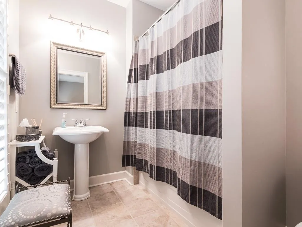 613 Riverlawn Court, Atlanta, Georgia 30339, 3 Bedrooms Bedrooms, ,3 BathroomsBathrooms,Residential,Sold,613 Riverlawn Court,5674427