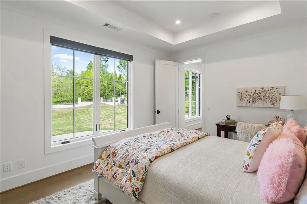 5260 Long Island Drive Nw, Atlanta, Georgia 30327, 8 Bedrooms Bedrooms, ,7 BathroomsBathrooms,Residential,For Sale,5260 Long Island Drive Nw,7646719