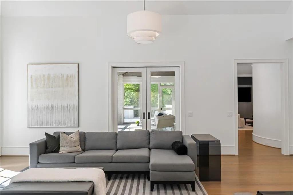 Access to the screened in porch from fireside living room