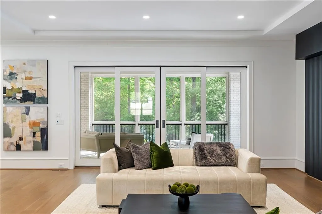 5260 Long Island Drive Nw, Atlanta, Georgia 30327, 8 Bedrooms Bedrooms, ,7 BathroomsBathrooms,Residential,For Sale,5260 Long Island Drive Nw,7646719