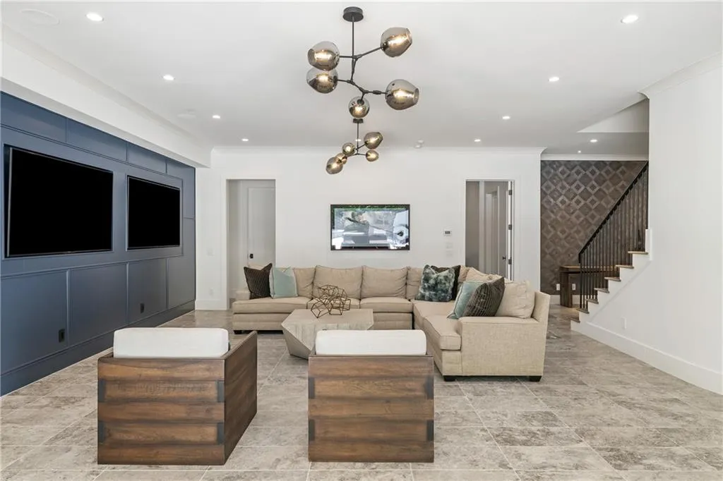 5260 Long Island Drive Nw, Atlanta, Georgia 30327, 8 Bedrooms Bedrooms, ,7 BathroomsBathrooms,Residential,For Sale,5260 Long Island Drive Nw,7646719